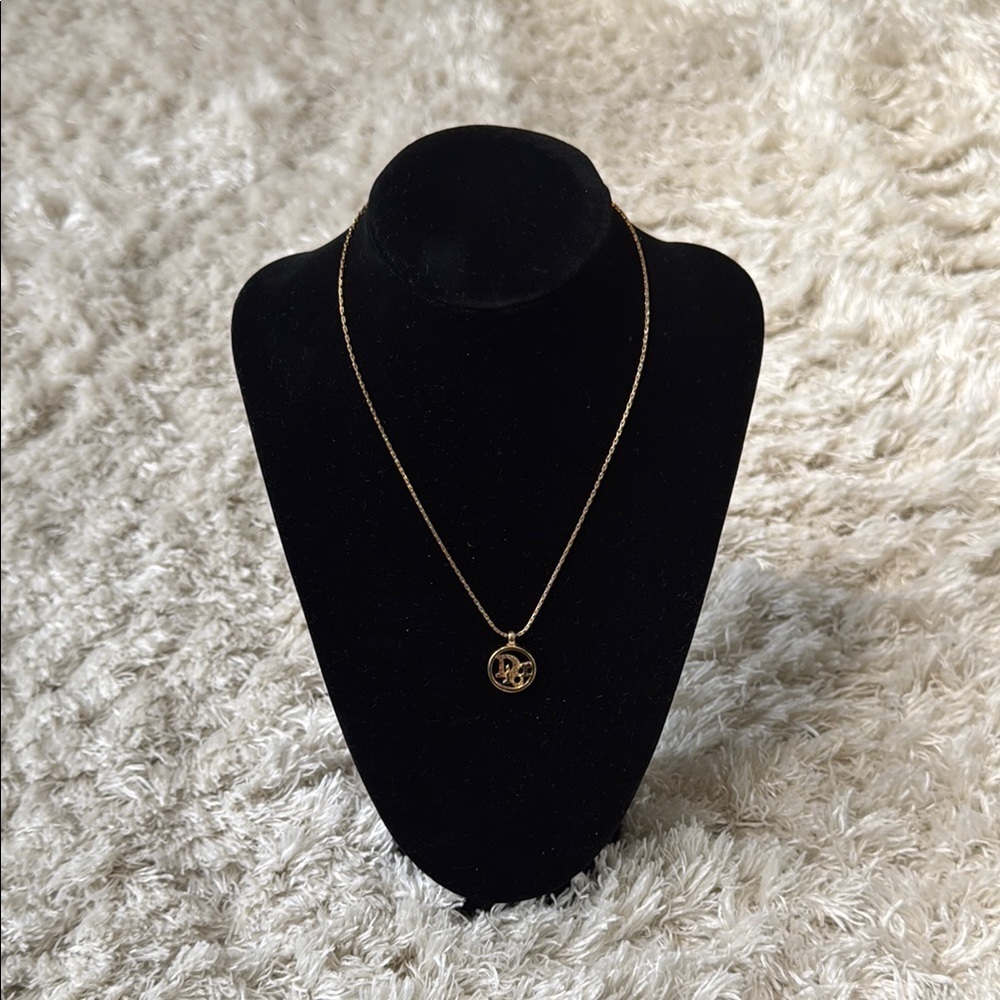 Elegant Christian Dior Pendant Necklace - Picture 1 of 4